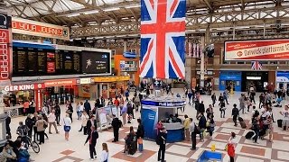 A Walk Through The London Victoria Station London England [upl. by Akienahs]